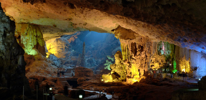 Sung Sot Cave Halong