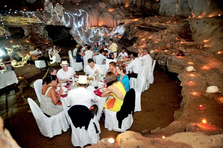 activities Dinner in cave