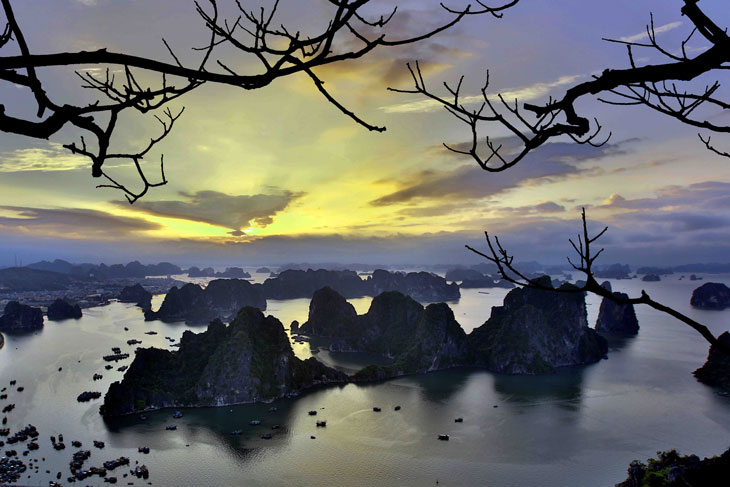 2 beautiful Sunrise Halong bay