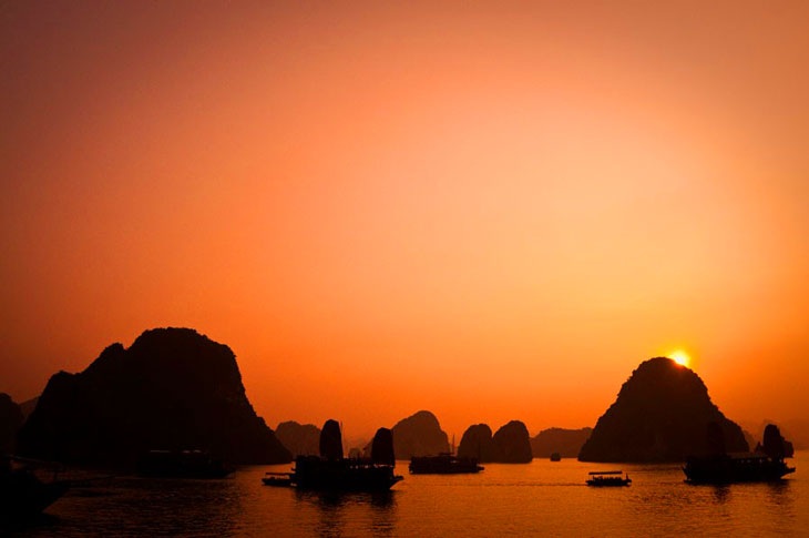 5 beautiful sunset on halong bay