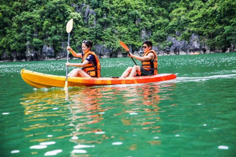 Kayaking to explore Vung Vieng fishing village